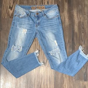 Denim distressed jeans